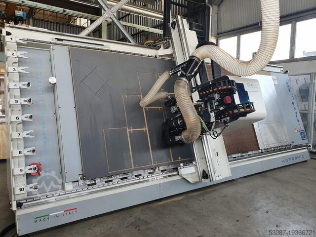 Vertical machining center for alucobond Putsch Meniconi Kopernic