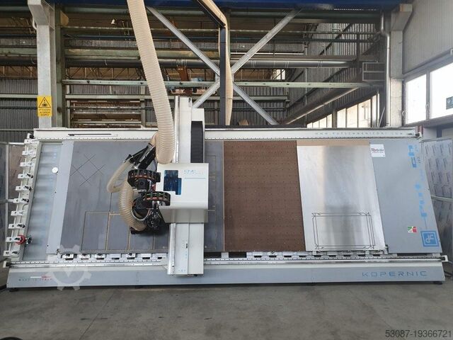 Vertical machining center for alucobond Putsch Meniconi Kopernic
