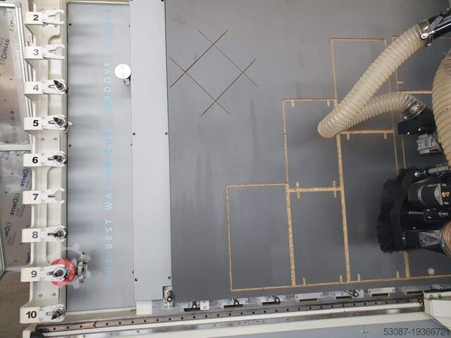 Vertical machining center for alucobond Putsch Meniconi Kopernic