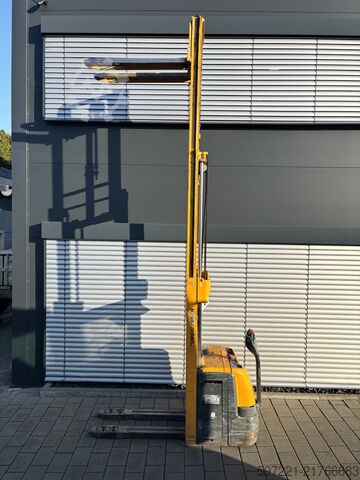 Pallet Stackers Jungheinrich EJC 216z