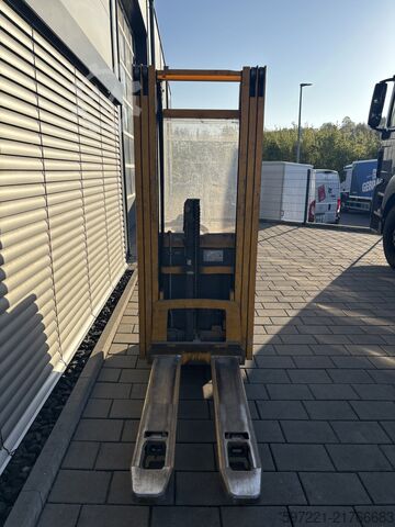Pallet Stackers Jungheinrich EJC 216z