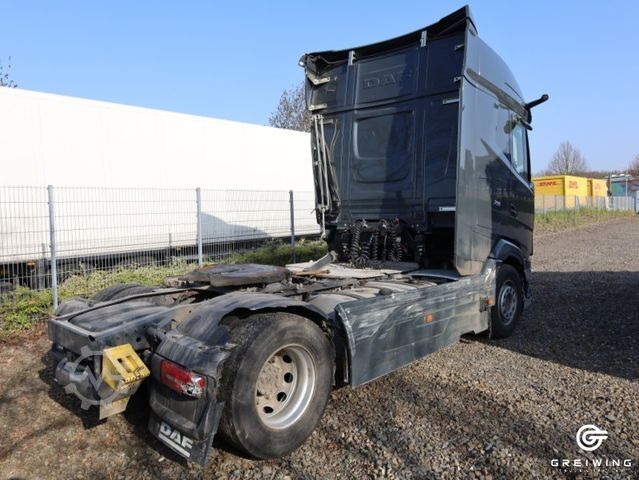 Standard tractor unit DAF XG 480 FT UNFALL