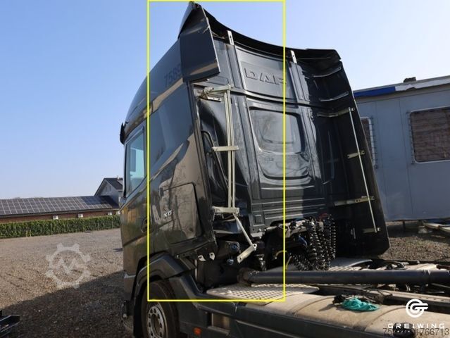 Standard tractor unit DAF XG 480 FT UNFALL