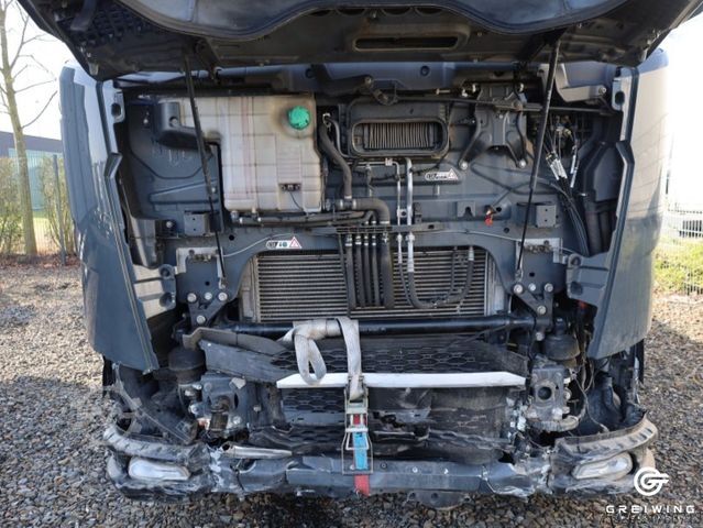 Standard tractor unit DAF XG 480 FT UNFALL