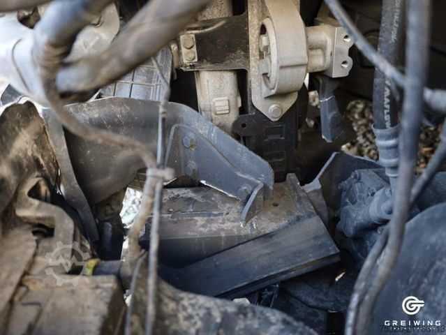 Standard tractor unit DAF XG 480 FT UNFALL