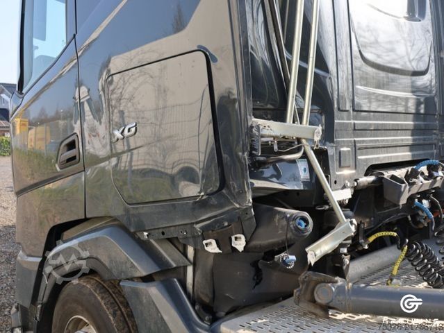 Standard tractor unit DAF XG 480 FT UNFALL