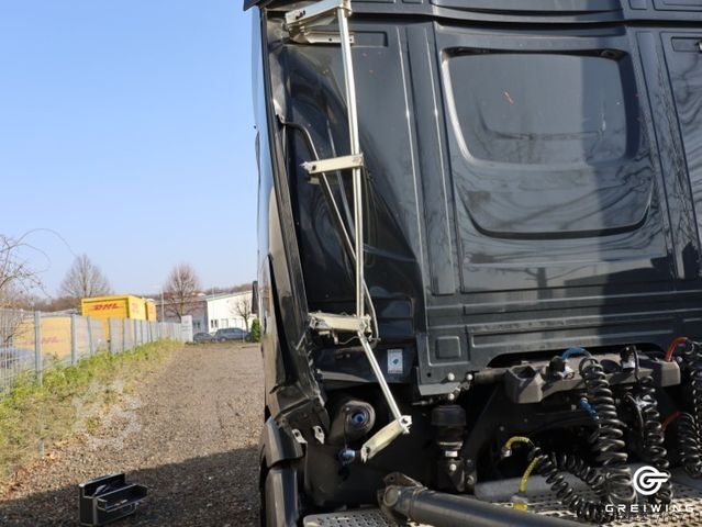 Standard tractor unit DAF XG 480 FT UNFALL
