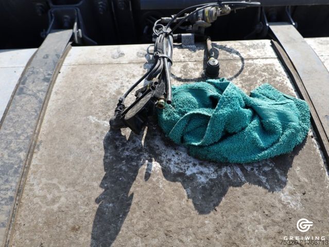 Standard tractor unit DAF XG 480 FT UNFALL