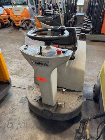Ride On Sweeper Nilfisk SR1000S