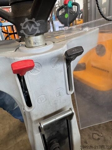 Ride On Sweeper Nilfisk SR1000S