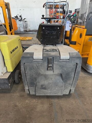 Aufsitzkehrmaschine Nilfisk SR1000S --> res. CP 18.06.2026!