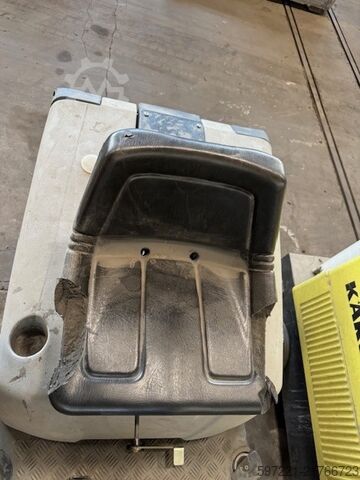 Aufsitzkehrmaschine Nilfisk SR1000S --> res. CP 18.06.2026!