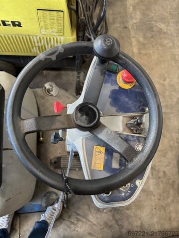Aufsitzkehrmaschine Nilfisk SR1000S --> res. CP 18.06.2026!