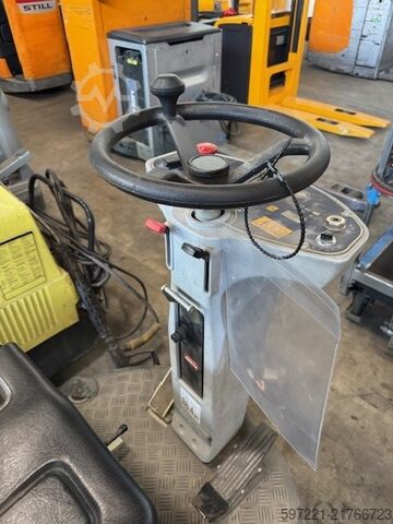 Aufsitzkehrmaschine Nilfisk SR1000S --> res. CP 18.06.2026!