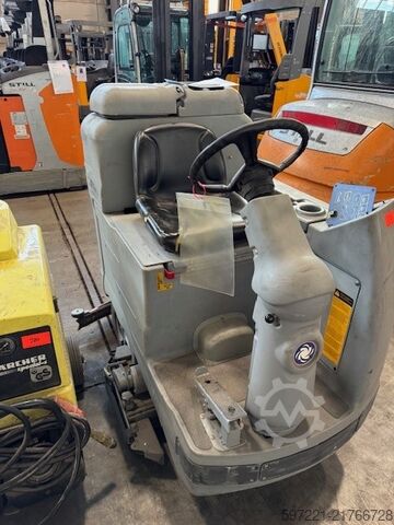 Ride On Sweeper Nilfisk BR 950CS