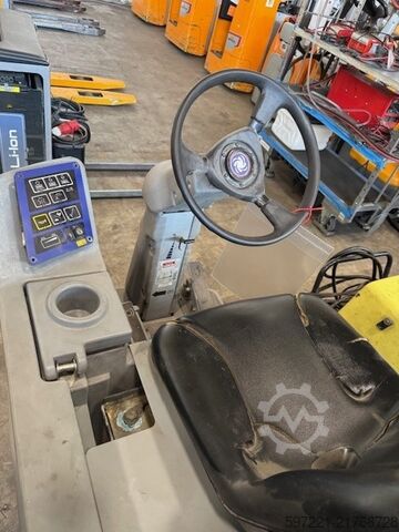 Ride On Sweeper Nilfisk BR 950CS