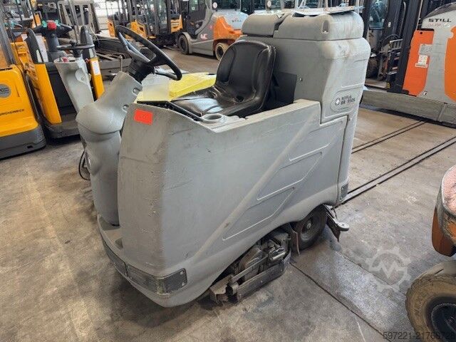 Ride On Sweeper Nilfisk BR 950CS