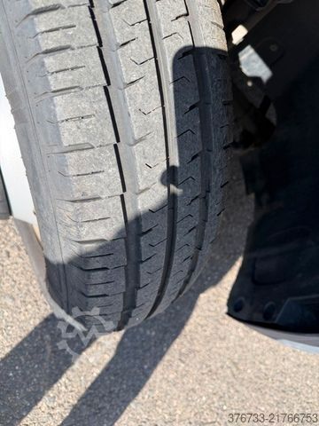 Transporter mit Koffer MAN TGE 5.160 4x2 SB ¤6E Klima Navi LBW