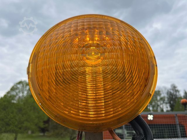 Transporter mit Kipper VW CRAFTER 2,0 TDI 4 MOTION DoKa 3-SEITENKIPPER AHK