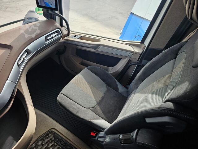 Standard tractor unit DAF XG+ 530 Garanzia DAF First Choise