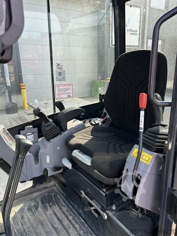 Mini excavator Kubota KX019-4 (8684)