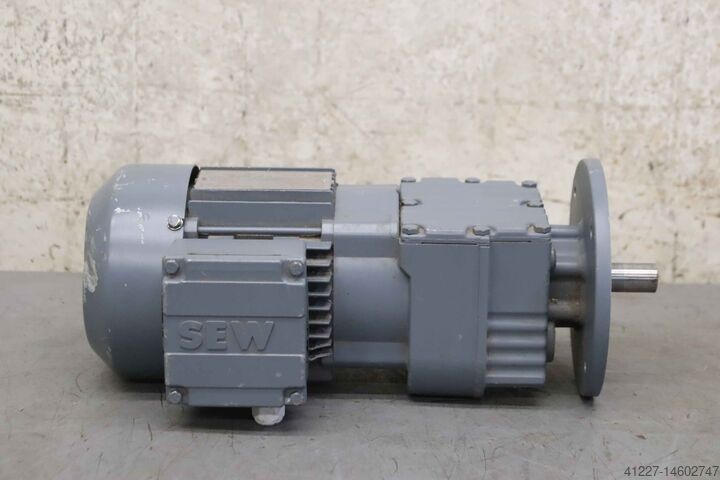 Geared motor 0.37 kW 55 rpm SEW-Eurodrive RF17 DT71D4