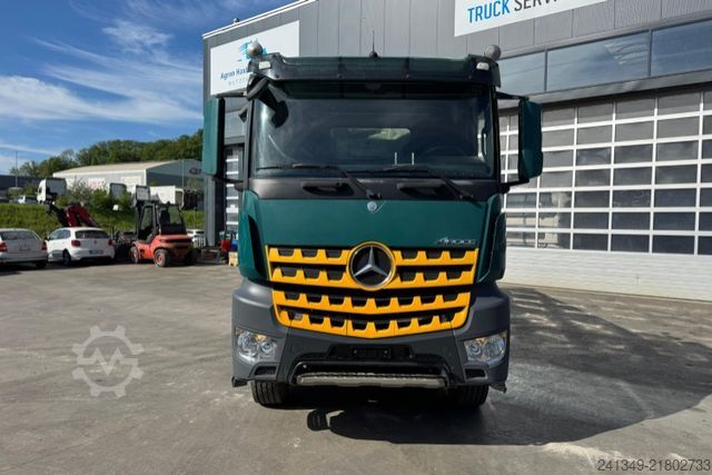 Tipper truck MERCEDES-BENZ Arocs 4151 8x4 Moser