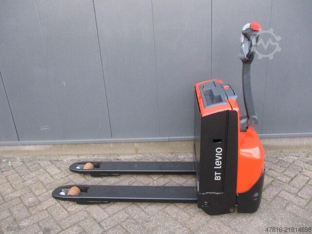 Pallet truck TOYOTA LWE160