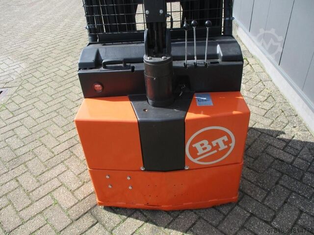 High lifting pallet truck TOYOTA RWE120