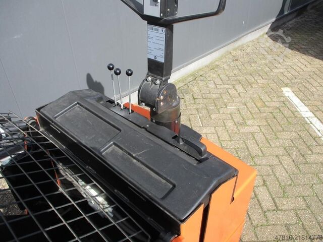 High lifting pallet truck TOYOTA RWE120
