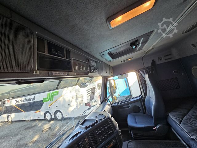 Tipper truck Volvo FH520-37 8X4 JMNL Ad-Blue Lift-Lenk 14m³