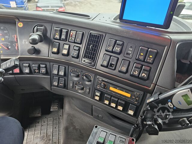 Tipper truck Volvo FH16 550HP 6X4 Dreiseitenkipper