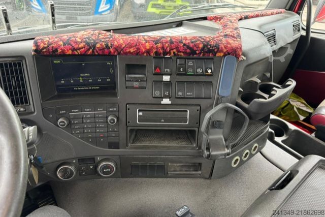 Roll-off tipper truck VOLVO FMX-460 8x4 Hiab 26T