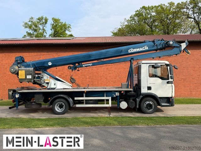 Truck-mounted crane van MAN 8.180  Cormach 23000 36-3  32 Meter Montagekran