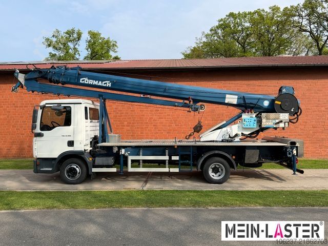Truck-mounted crane van MAN 8.180  Cormach 23000 36-3  32 Meter Montagekran