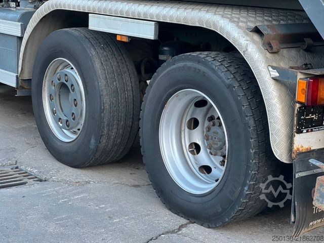 Roll-off tipper truck DAF CF 250 VDL-Abrollkipper mit Planenaufbau u. LBW