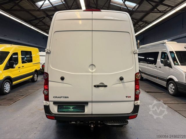 High top van VOLKSWAGEN Crafter Kasten L2H2 Klima Tempomat AHK 2.Hand