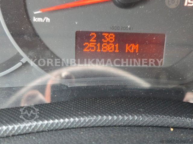 Lkw-Arbeitsbühne NISSAN Nv klubb k32