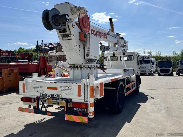 Crane truck MAN 18t + Böcker AK 30/1000