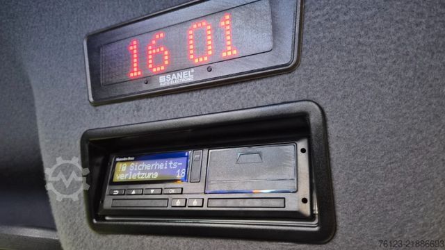 Minibus MERCEDES-BENZ 519  Allrad 4 x 4 Lagerfahrzeug Stock 20 Sitzer