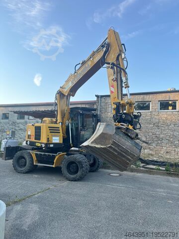 Mobile excavator / crawler excavator / Engcon / tiltrotator Hydrema MX 17