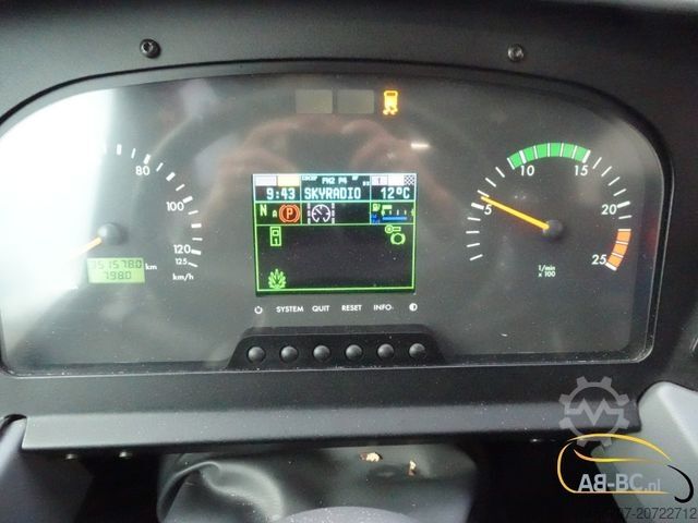 Motor coach MERCEDES-BENZ Tourismo RHD - 52 Sitze EURO 6