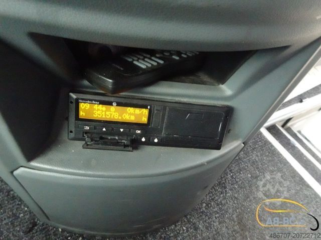 Motor coach MERCEDES-BENZ Tourismo RHD - 52 Sitze EURO 6