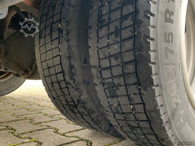 Transporter mit Pritsche & Plane MITSUBISHI Fuso Canter 9C18_ Autom_Klima_Schiebeplane_Euro6