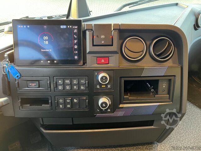 Standard tractor Renault RENAULT TRUCKS E-TECH T 540 KW ACCU / RENTAL /