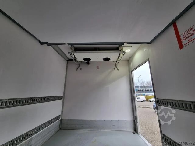 Refrigerated/freezer transport DAF LF 220 Kuhlkoffer/Carrier Supra 850MT / LBW/ EU...