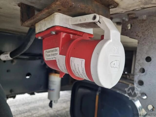 Refrigerated/freezer transport DAF LF 220 Kuhlkoffer/Carrier Supra 850MT / LBW/ EU...