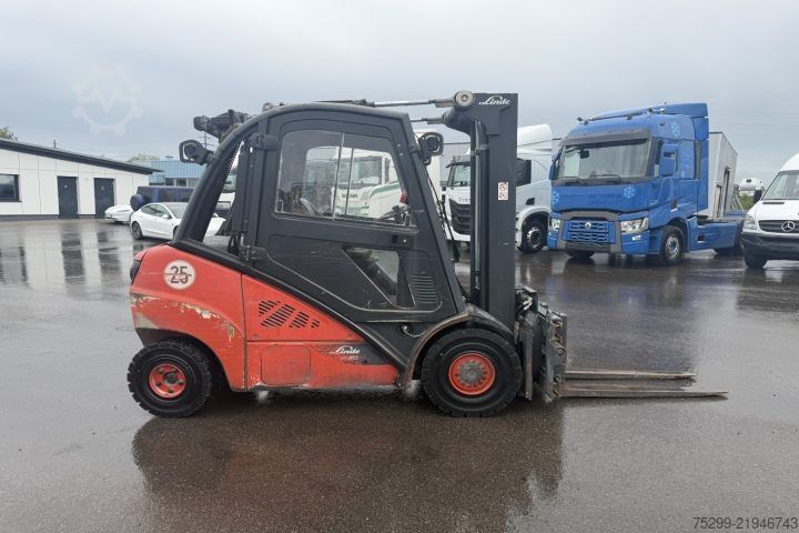 Gabelstapler  H30D-02 Stapler /  Swiss-Vehicle