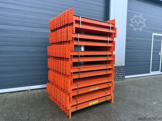 Hochregallager Palettenregaltraverse SSI Schäfer PR600 / INP: 80 x 42 mm lichte Weite: 1.200 mm