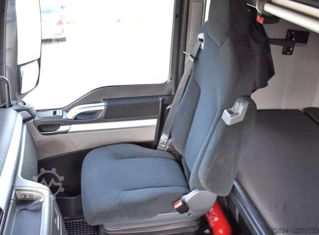 Standard tractor unit MAN TGX 28.480 Sattelzugmaschine + HMF 2120 K5/FUNK